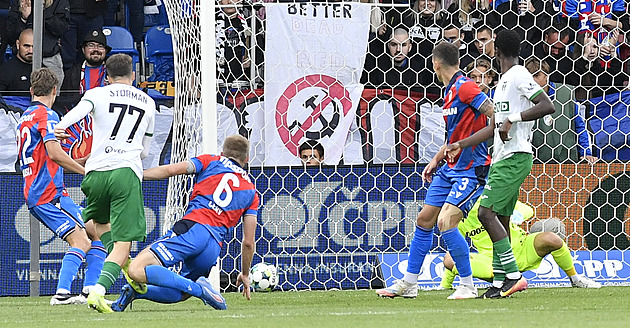 ONLINE: Karviná - Plzeň 0:1, hosté se ujímají vedení, trefuje se Višinský