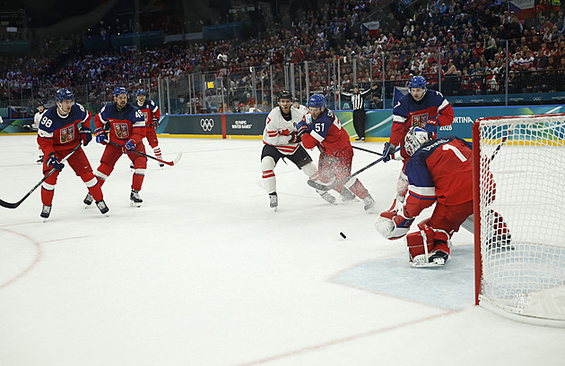 ONLINE: Česko - Kanada 0:5. Další rána pro hokejisty, Dostála překonává také Suzuki