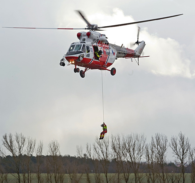 Kvůli šikaně a bossingu dohlédne na leteckou záchranku v Líncích supervizor