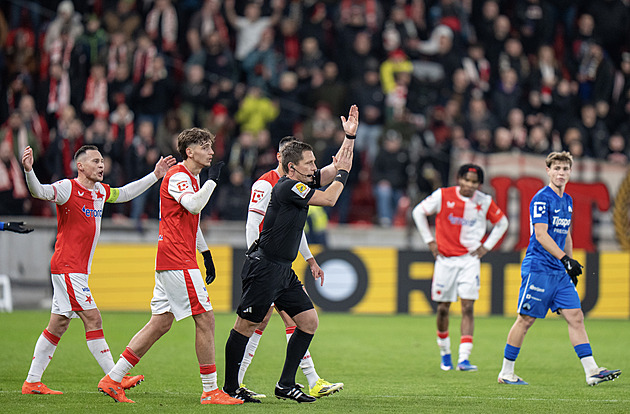 ONLINE: Slavia - Liberec 0:0, Chytil šel sám na bránu, gól Suleimana neplatí kvůli ruce