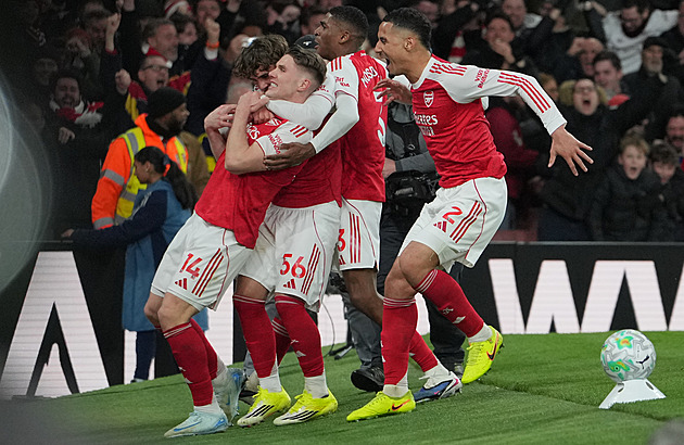 ONLINE: Arsenal rozhodl v závěru, Chelsea padla. City na West Hamu ztrácí náskok