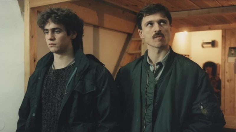 Bony a klid šly do kin cenzorům navzdory. Režisér Olmer riskoval vyhazov