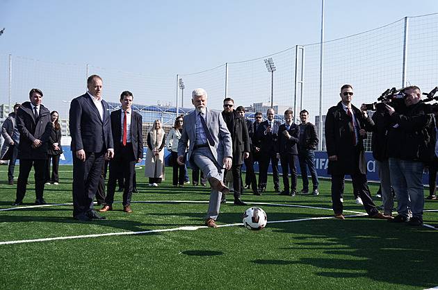 Pavel ve FIFA Areně prověřil nadějného brankáře, po obědě zavítá do Škoda Muzea