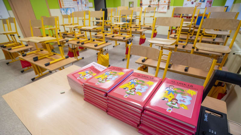Experti: Stát nedbá na kvalitu učebnic pro děti. Hrozí kvůli jejich obsahu politické střety?