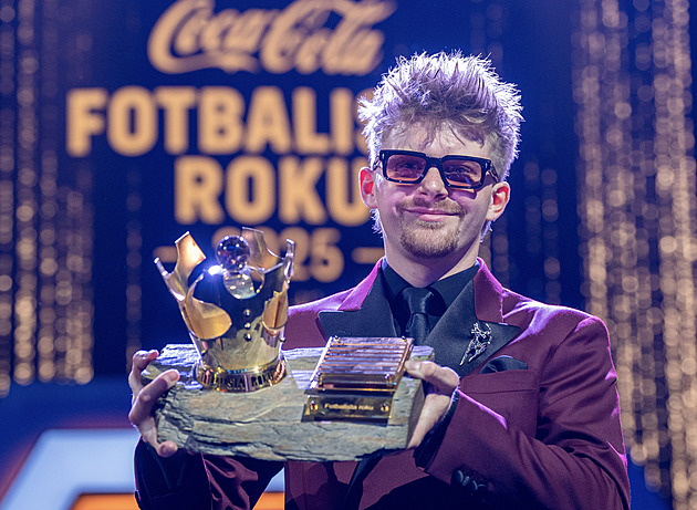 Fotbalistou roku 2025 se stal Šulc. Na pódiu poděkoval i Frantovi, své kočce