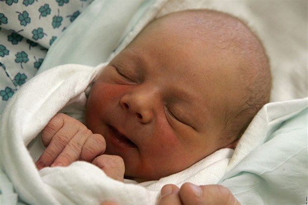 Málo porodů ohrožuje chebskou porodnici, pomoct mají klienti z Německa