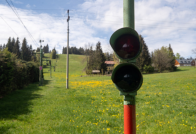 Sjezdovky, nebo domy? Bedřichov chystá referendum o budoucnosti skiareálu