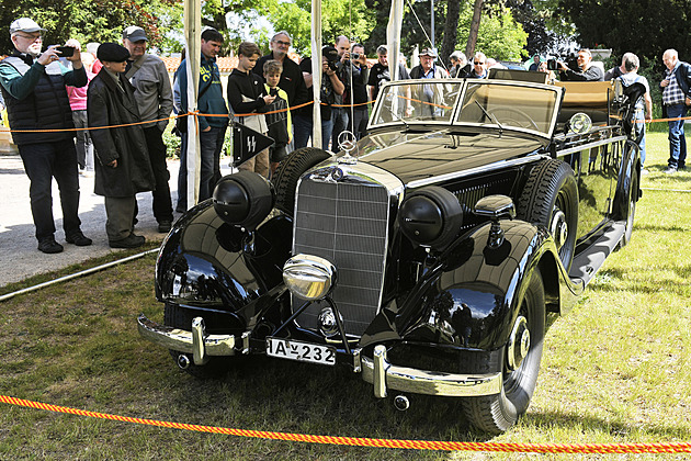 Heydrichův mercedes poprvé vystaví v Praze. A bude to ten pravý, lákají organizátoři