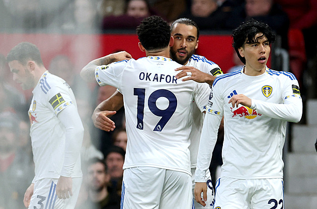ONLINE: Manchester United je v deseti, s Leedsem v domácí dohrávce snižuje
