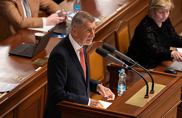 S vámi se nedá bavit, řekl Babiš opozici, která mu vyčítá útok vlády na ČT