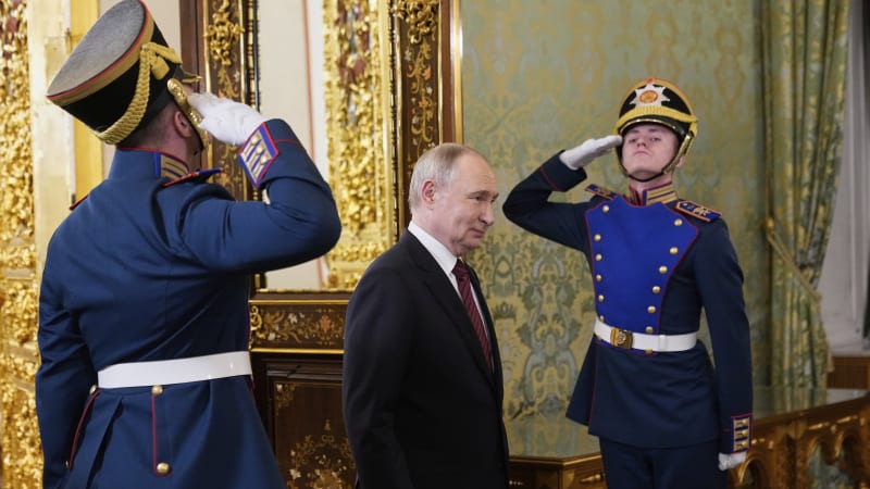 Ruské elity mají plán na odstranění Putina, tvrdí zdroje. Ve hře je předstíraná smrt a izolace