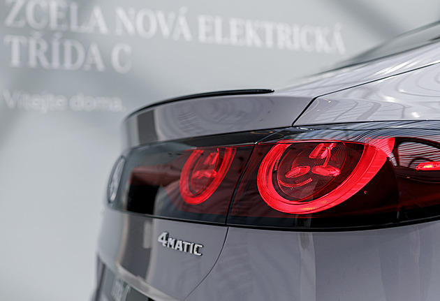 Nový Mercedes C je zatím jen elektrický. V evropské premiéře je k vidění v Praze
