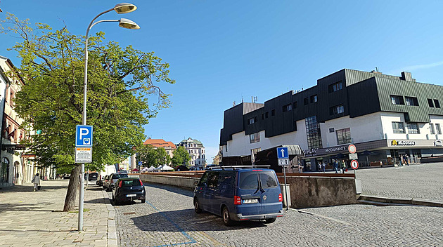 Sobotní parkování zdarma má oživit centrum Jihlavy. Město přijde o dva miliony