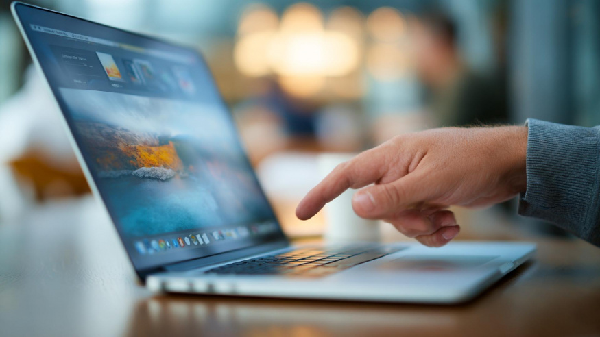 Dotykový MacBook znovu potvrzen. Podle expertů dorazí ještě letos na podzim