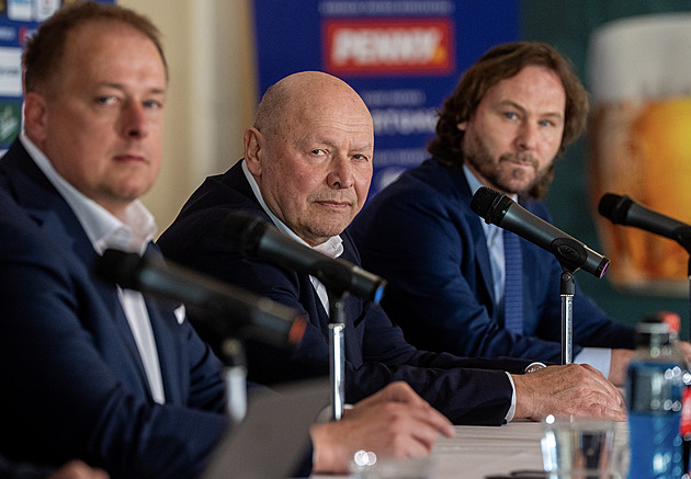 Není to téma, řekl šéf fotbalu o pozici trenéra. Koubek u národního týmu zůstává