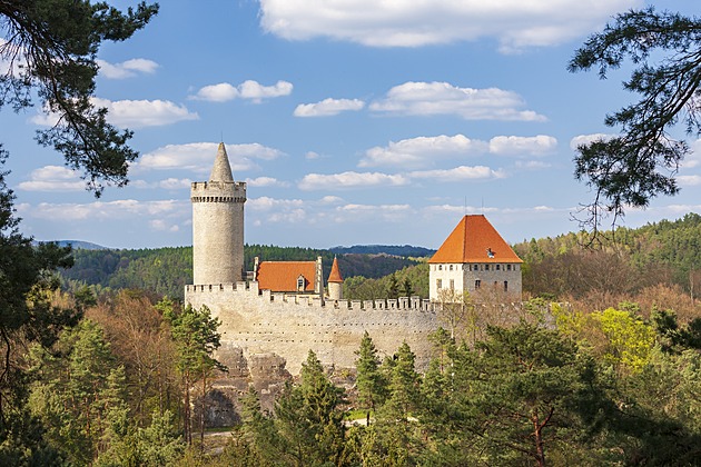 Hrad Kokořín před zánikem zachránili Špačkovi. Dnes mu opět vracejí duši