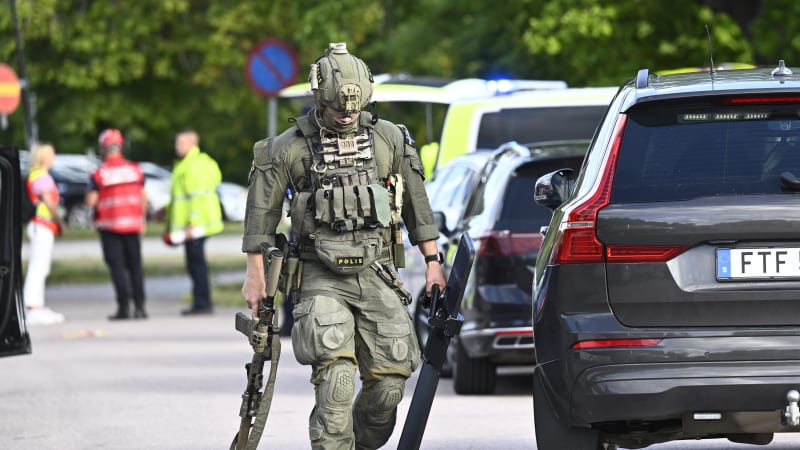 Útok ve švédské škole: Jeden člověk zemřel, další jsou zraněni. Policie agresora postřelila