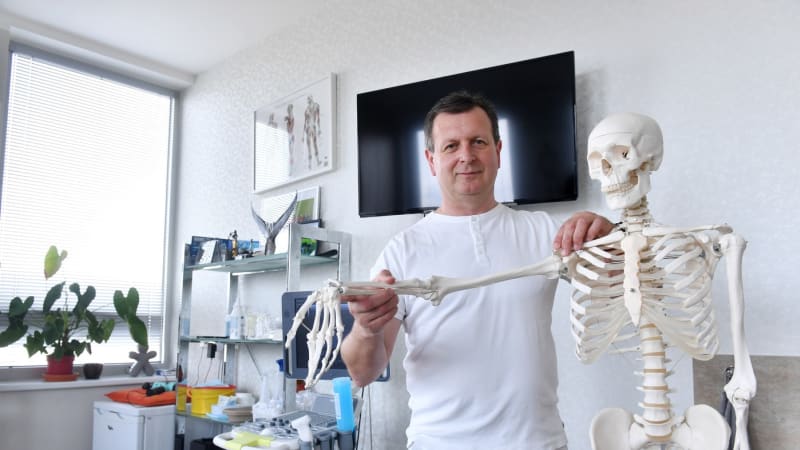 Lékař Barna: Zavedl bych povinný tělocvik pro důchodce. Zlenivěli jsme a málo sportují i děti